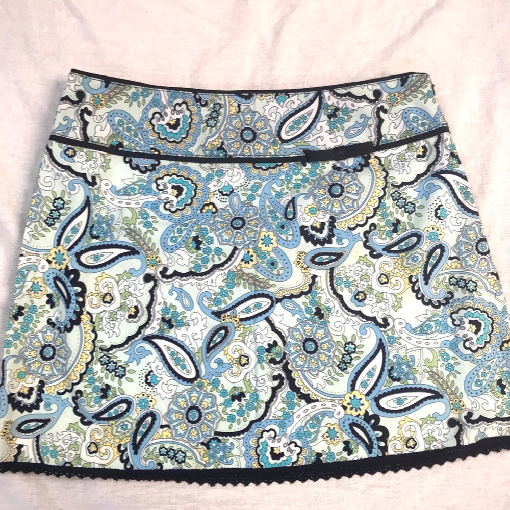 The Limited Women’s Mini Skirt Stretch 
Parsley 2
